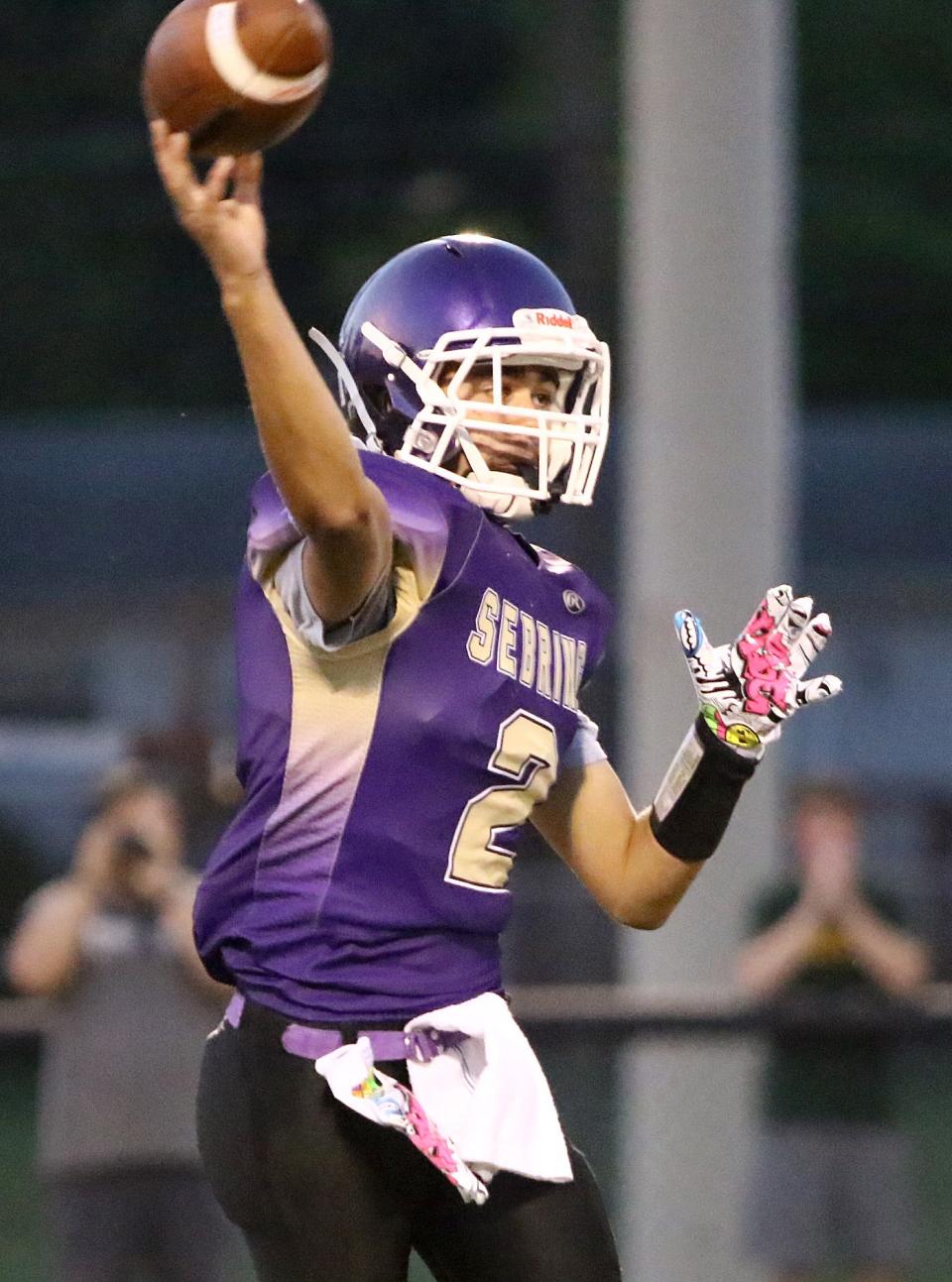 Sebring's Braiden Yeater throws to a receiver during action in Sebring Friday, September 16, 2022.