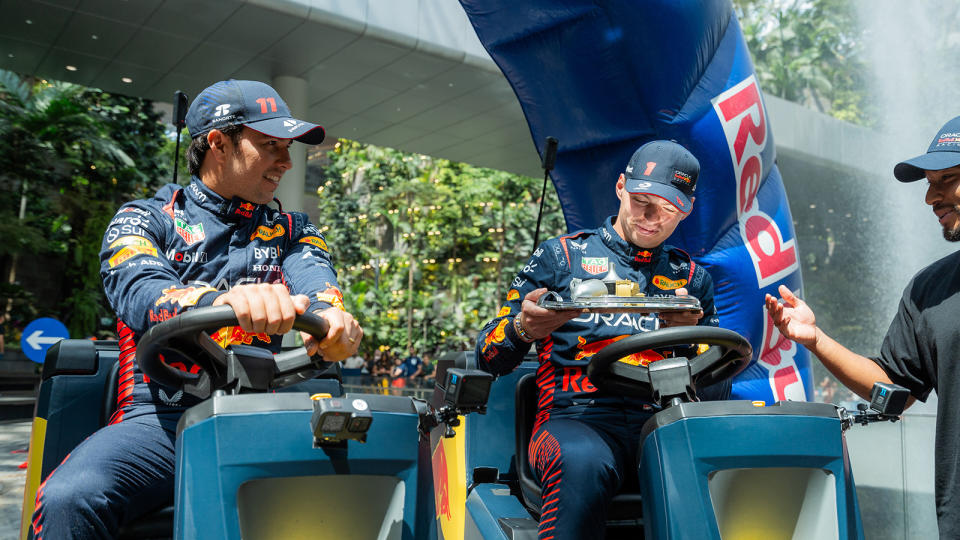 Red Bull 車手Max Verstappen攜手隊友Sergio Perez挑戰「全世界最乾淨的賽事」。（照片來源：Red Bull提供）