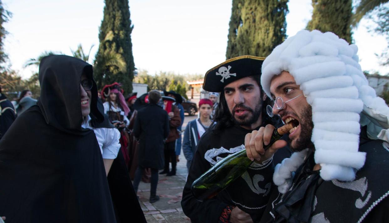 Imagen del larp 'Piratas vs Ninjas: Última Noche en Isla Bonassa, un rol en vivo de fin de semana que tuvo lugar en 2018 en el Cortijo El Madroño (Martos, Jaén). <a href="https://www.instagram.com/alexpaniza/" rel="nofollow noopener" target="_blank" data-ylk="slk:Alejandro Paniza;elm:context_link;itc:0;sec:content-canvas" class="link ">Alejandro Paniza</a>, Author provided