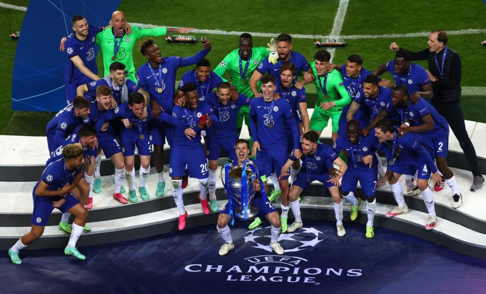 Chelsea captain Cesar Azpilicueta lifts the trophy at the end of the 2020/21 campaign (Getty Images)