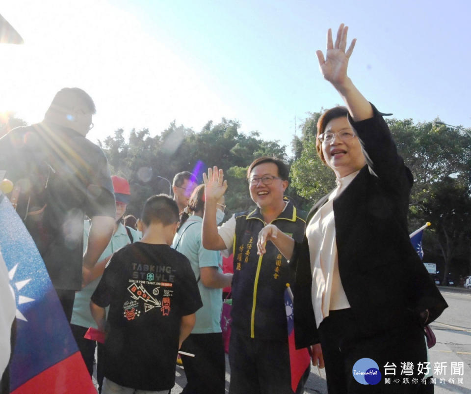 彰化縣慶祝中華民國113歲生日，四千人一起健行慶生。圖／記者鄧富珍攝