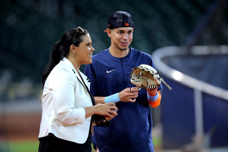 Marley Rivera s'adressant à Mauricio Dupont en 2022.