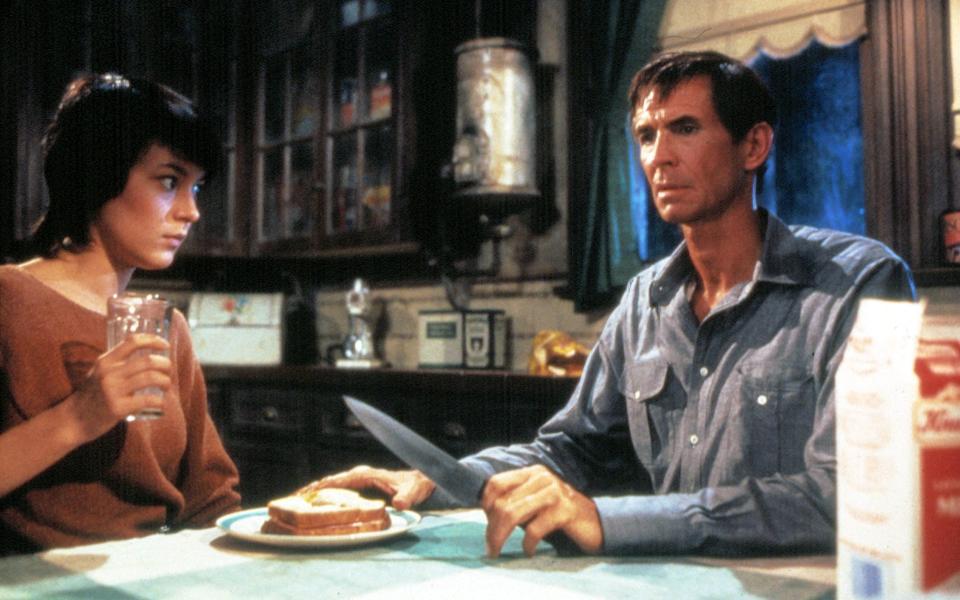 Meg Tilly and Anthony Perkins in Psycho II - Alamy