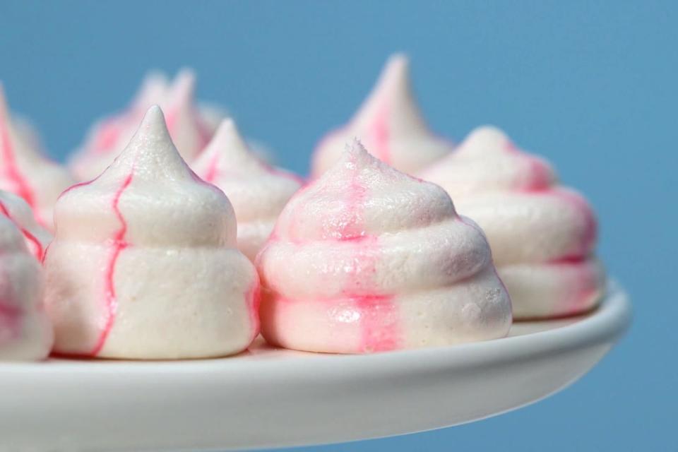 Red-and-White Meringue Kisses