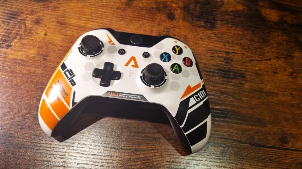 Titanfall Xbox Special Edition Controller