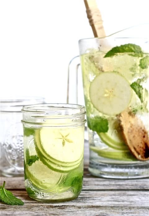 <strong>Get the <a href="http://www.theclevercarrot.com/2012/07/white-sangria-with-apple-and-mint/" target="_blank">White Sangria With Apple And Mint recipe</a> from The Clever Carrot</strong>