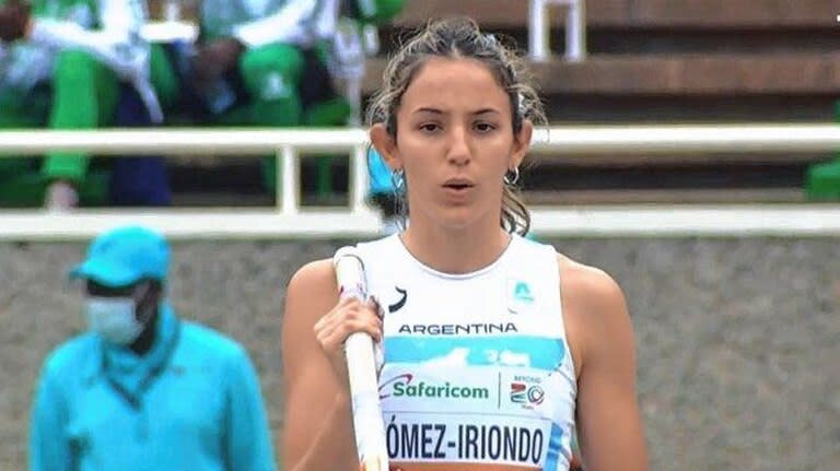 Luciana Gómez Iriondo, una promesa del atletismo argentino: con 3,95 metros, la santafesina resultó sexta en el Mundial sub 20 tras coronarse campeona sudamericana en salto con garrocha.