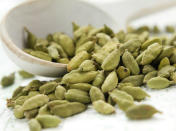 <b>Cardamom</b>: Cardamom aids the digestive process, helping the body break down and assimilate nutrients. It is also known to boost metabolism and burn body fat, aiding with weight-loss. Toss in a few cloves of cardamom into your evening chai for a steamy cup of good health.