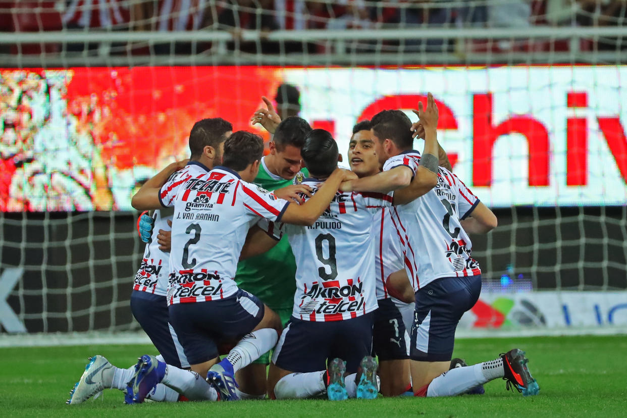 Jugadores de Chivas celebran el gol que a la postre les daría la victoria sobre el Toluca, en la fecha 3 del Clausura 2019. / Foto: Jam Media