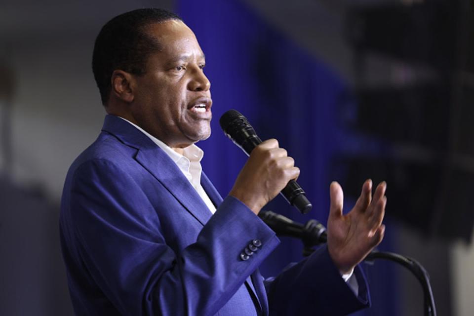 Republican presidential candidate conservative radio talk show host Larry Elder speaks to guests at Ashley's BBQ Bash (Getty Images)