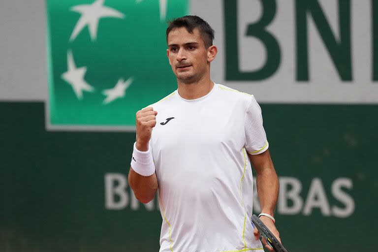 El argentino Mariano Navone debutó en Grand Slams venciendo al español Pablo Carreño Busta en Roland Garros