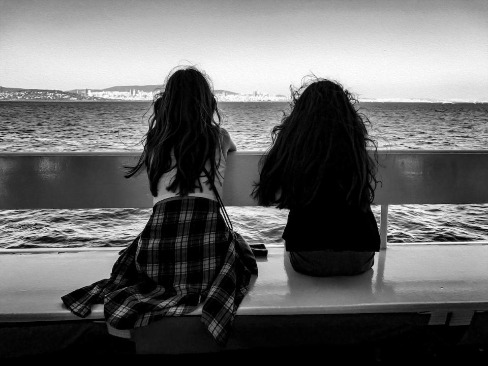 sisters silhouette