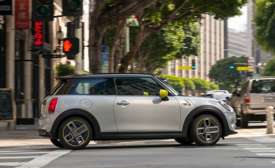 View Photos of the New 2020 Mini Cooper SE