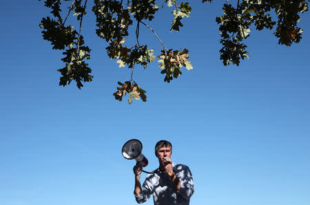 U.S. Rep. Beto O'Rourke (D-TX), candidate for U.S. Senate speaks at a campaign rally in Carrollton, Texas, U.S., November 2, 2018. REUTERS/Mike Segar/Files