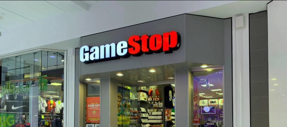 GameStop болон AMC-ийн эзэн болсноор 4.1% хүртэл тогтвортой орлого цуглуулаарай — галзуу тогтворгүй байдалгүйгээр улаан халуухан меме хувьцааг олж аваарай.