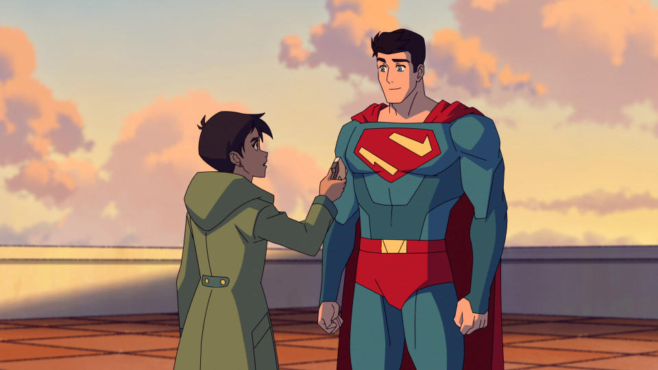 Lois Lane (exprimée par Alice Lee) discute avec Superman (Quaid) dans un épisode de Mes aventures avec Superman.  (Photo: Courtoisie Adult Swim)