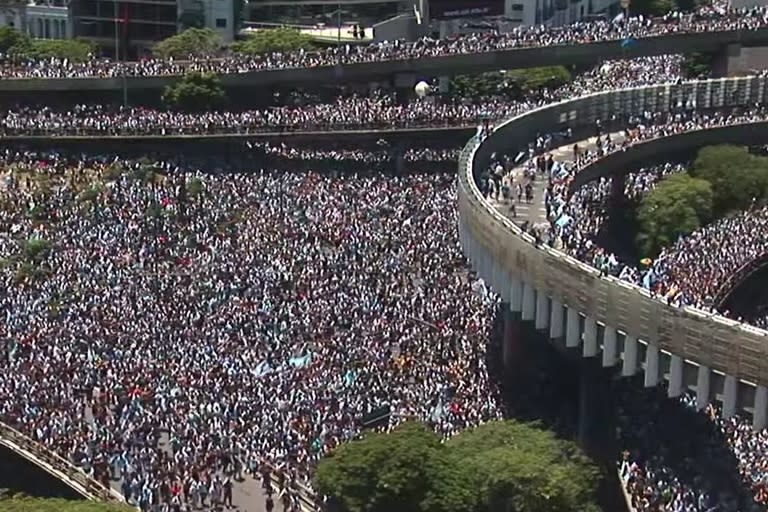 Vista de la autopista colapsda