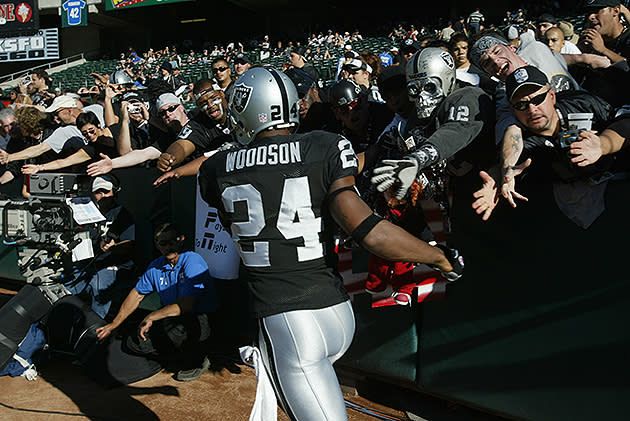 Report: Raiders, DB Charles Woodson agree to one-year deal