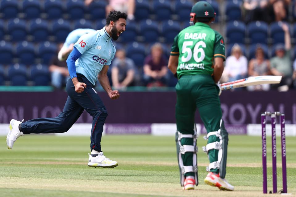 Saqib Mahmood celebrates the wicket of Babar Azam (Getty Images)