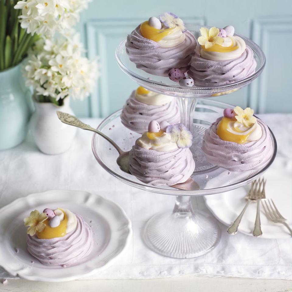 Meringue nests