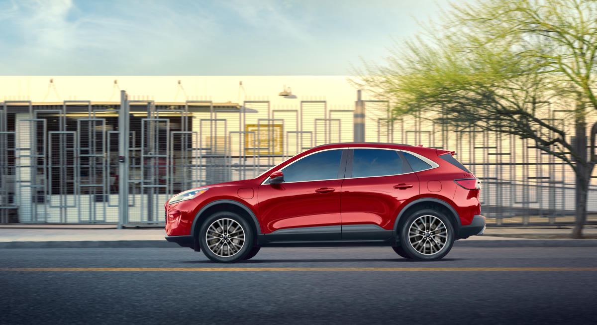 ford-s-2020-escape-plug-in-hybrid-takes-aim-at-toyota-rav4-prime