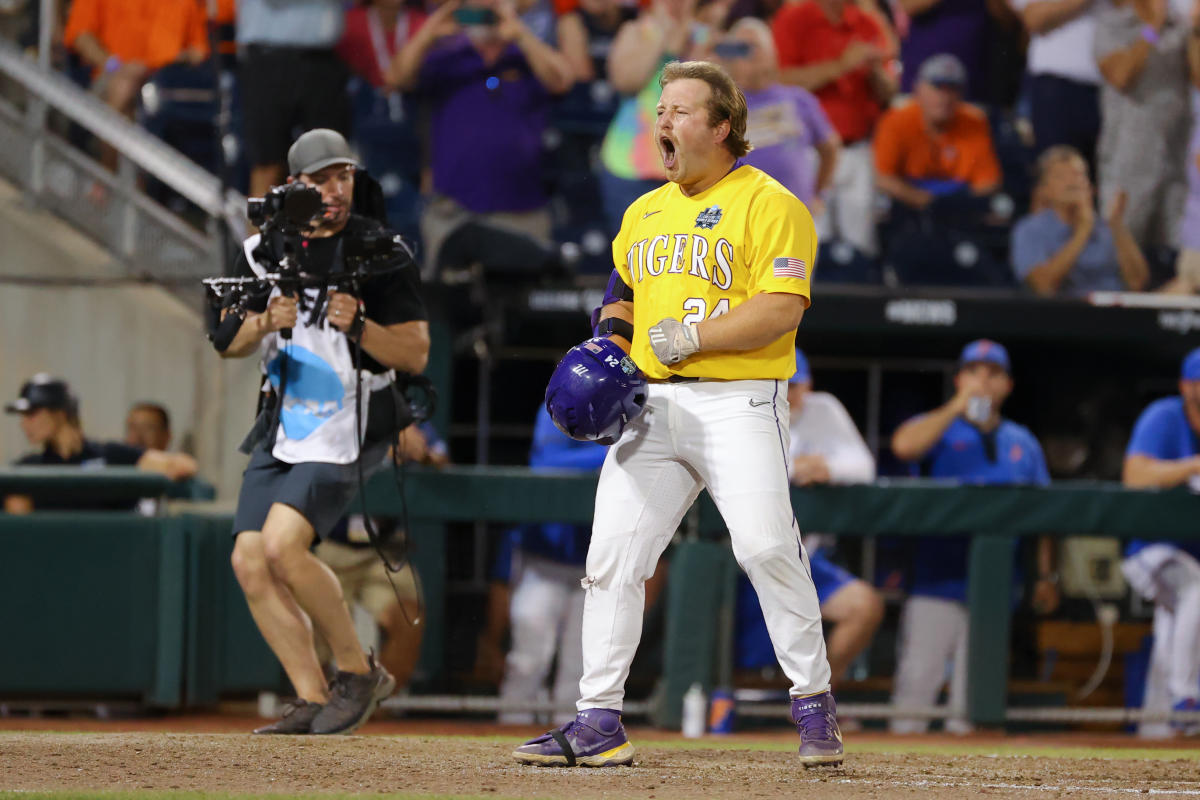 Floyd fans 17 and Beloso's HR in 11th gives LSU a 4-3 win over Florida in  Game 1 of the CWS finals - Newsday