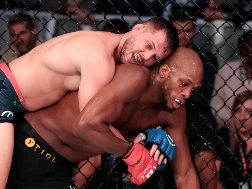 Logan Storley (left) wrestled throughout the main event to claim the interim title at 170lbs (Lucas Noonan/BELLATOR MMA)