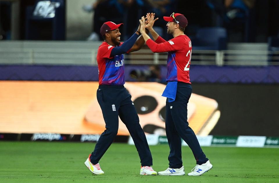 Chris Jordan and Dawid Malan celebrate the wicket of Chris Gayle (Getty Images)