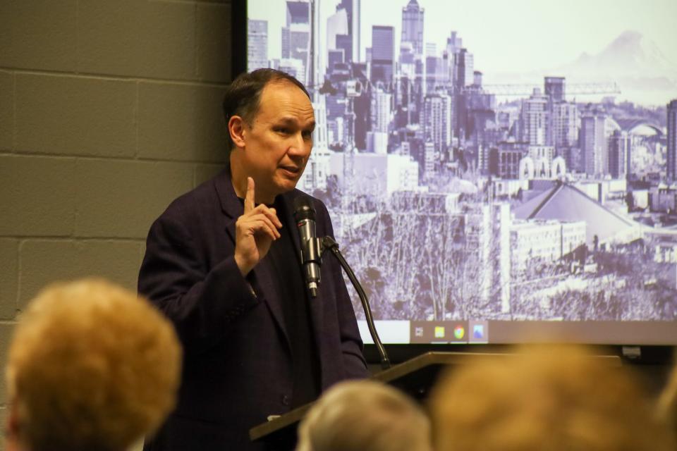 Throughout the night, Ford spoke about how his Asian American heritage played a role in the writing of "Hotel on the Corner of Bitter and Sweet." Audience members asked various questions about the research of the book and inspirations behind the certain elements of the story.