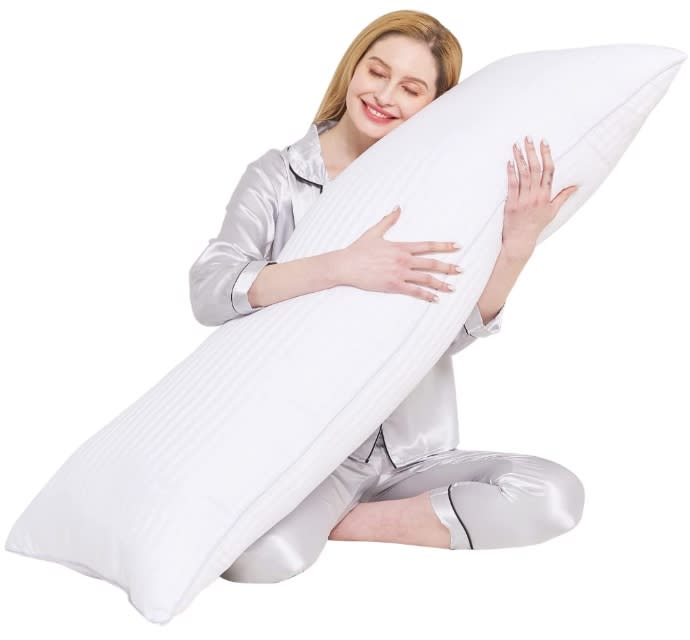 Image Courtesy of Body Pillows by YUGYVOB via Amazon.