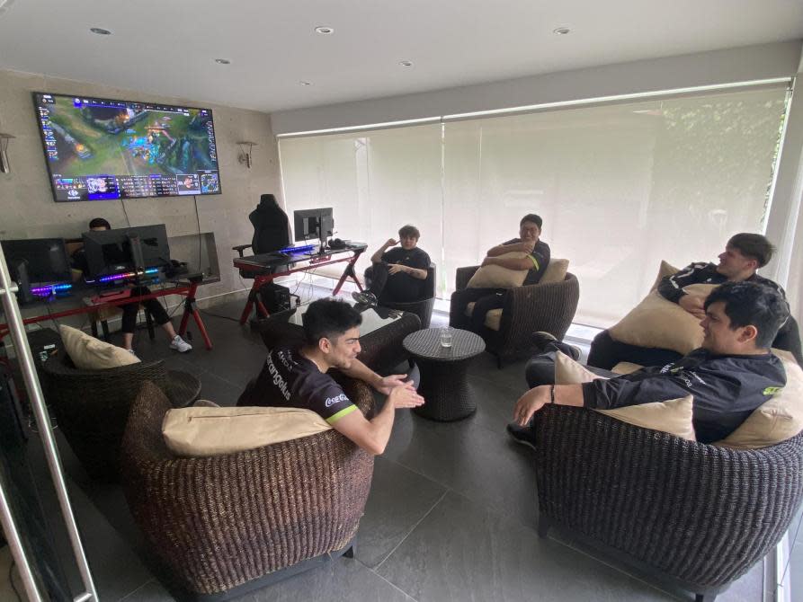 Gaming House Six Karma 