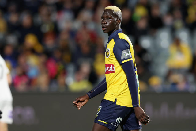 Alou Kuol, pictured here in action for the Central Coast Mariners in 2021.