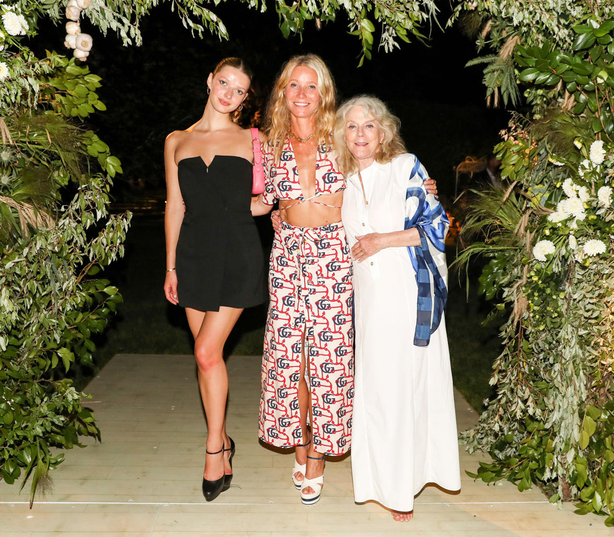 Gwyneth Paltrow, Mom Blythe Danner and Daughter Apple Are 3 Peas in a Pod at Hamptons Party