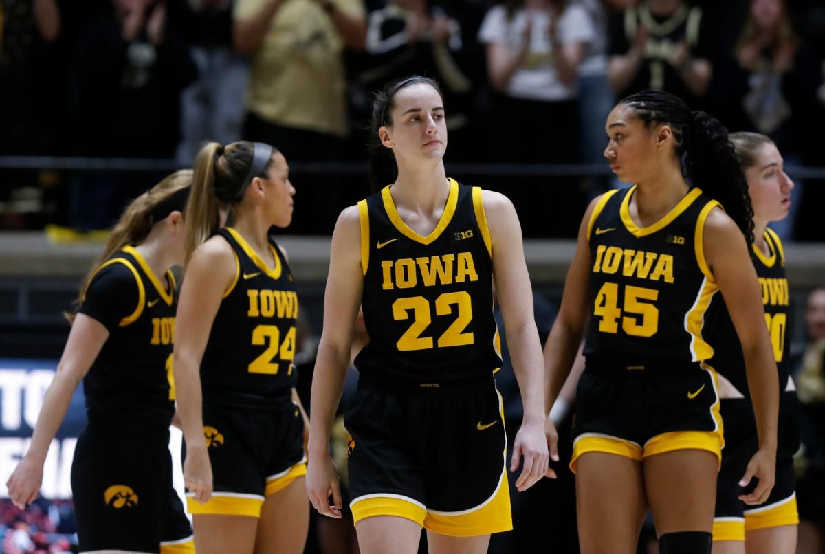 Updated look at Iowa Hawkeyes women’s basketball bracketology Yahoo