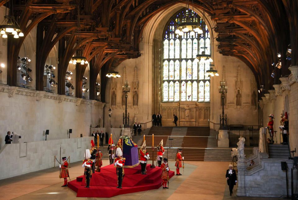 LONDON, ENGLAND - SEPTEMBER 14: Procession with the coffin of Britain's Queen Elizabeth arrives at Westminster Hall from Buckingham Palace for her lying in state, on September 14, 2022 in London, England.  (Phil Noble - WPA Pool/Getty Images)