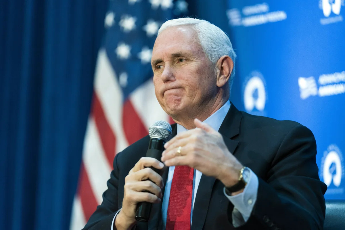 Pence hits Trump: No room in GOP 'for apologists for Putin'