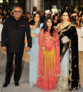 Sridevi with her husband Boney Kapoor and daughters Khushi and Jhanvi