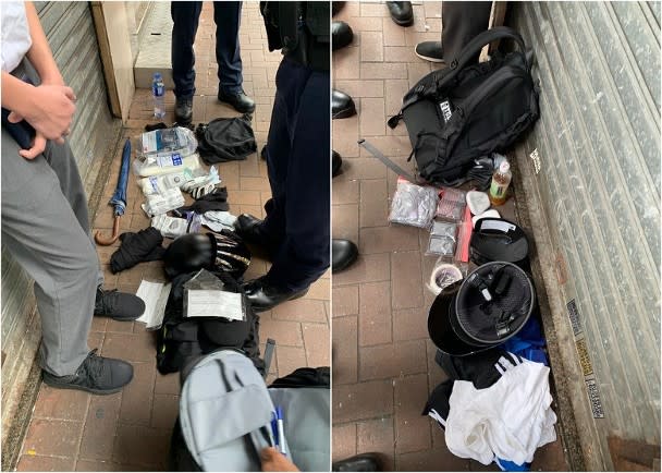 警方在荃灣截查一名身穿校服的男生，搜獲眼罩及頭盔等物品。