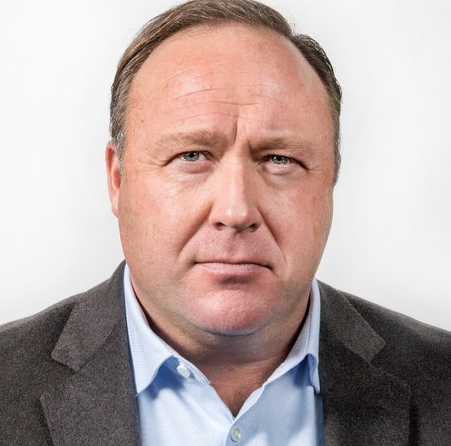 美國知名右翼陰謀論主播亞歷克斯·瓊斯（Alex Jones）。   圖 : 翻攝自維基百科