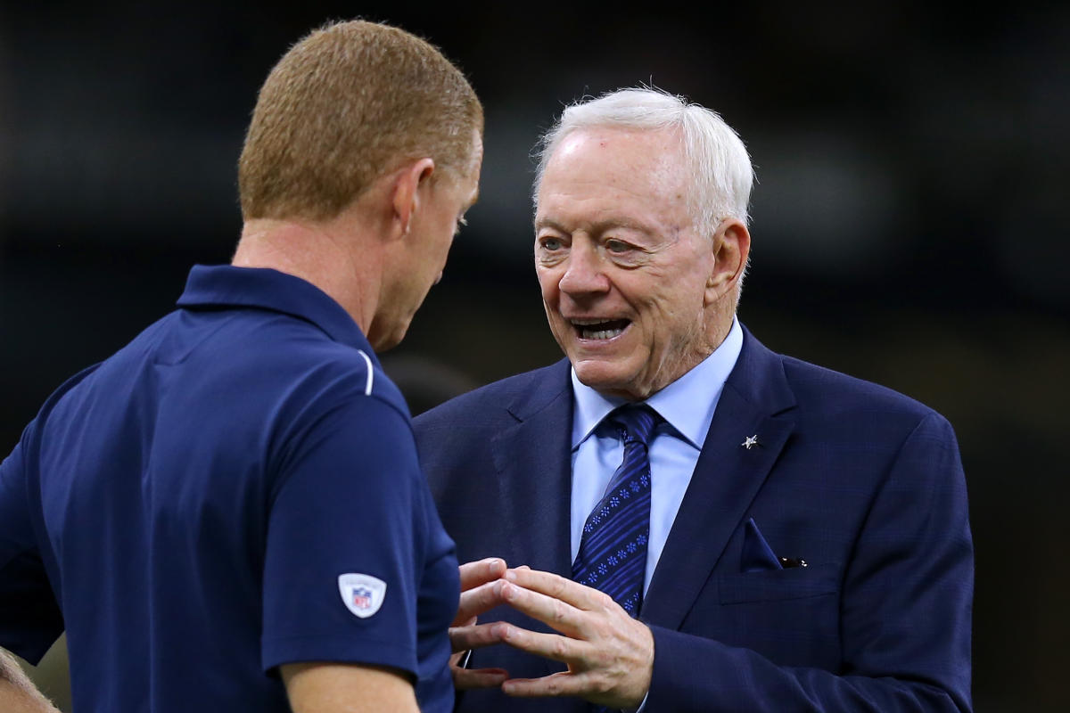 No, Cowboys coach Jason Garrett does not need to show more emotion like he  did vs. Green Bay