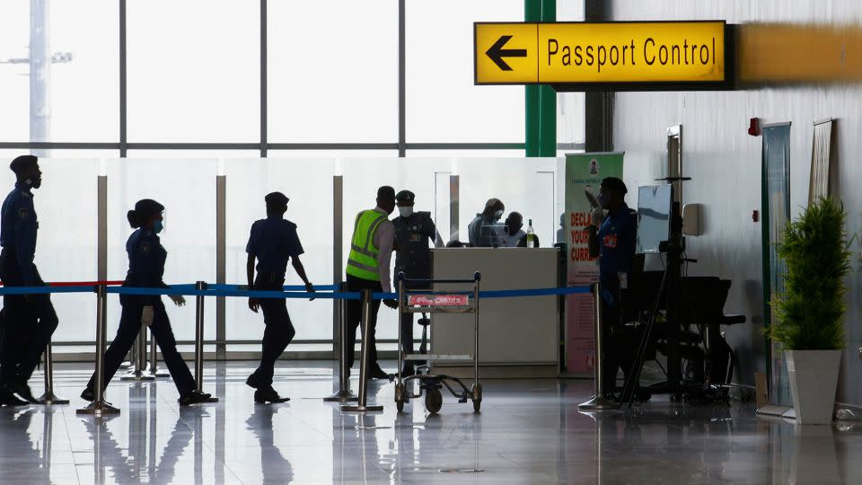 Security officers are seen at the passport checkpoint at Nnamdi Azikiwe International Airport in Abuja, Nigeria on September 7, 2020.  REUTERS/Afolabi Sotunde - Afolabi Sotunde/Reuters