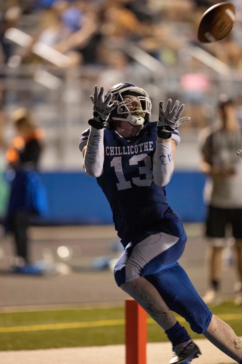 Chillicothe tight end Tayvion Galloway (#13) attempts to make a reception during the Cavaliers' game against the Westerville North Warriors on Sept. 2, 2022. Galloway was named to the first team offense in the Southeast District.