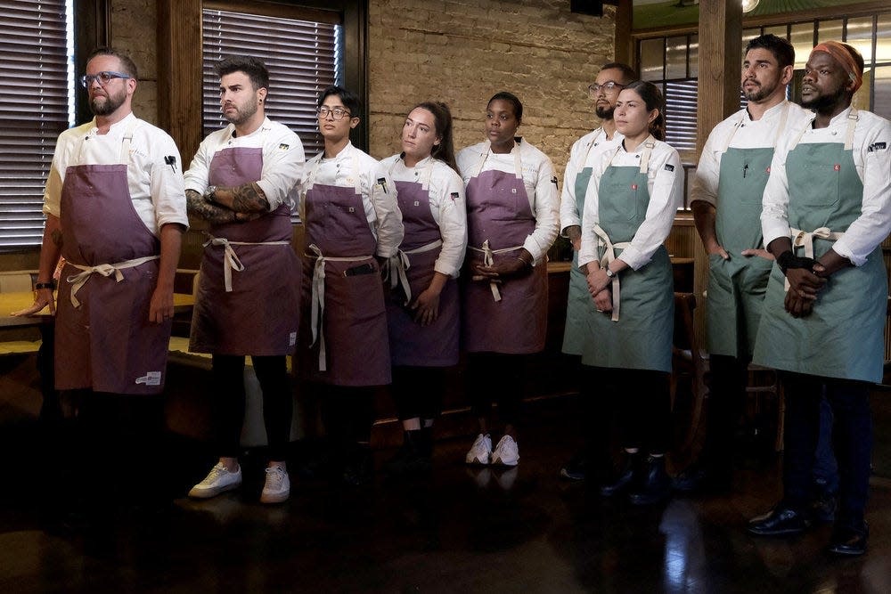 The remaining 10 "Top Chef: Wisconsin" contestants split into two teams for Episode 5's supper club challenge.