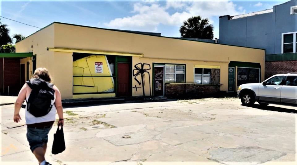 Residents of Daytona Beach now have a mobile app they can use to report problems with everything from code violations to flooding to the homeless. Pictured is a dilapidated beachside building on the southwest corner of East International Speedway Boulevard and South Grandview Avenue in Daytona Beach on March 31, 2023.