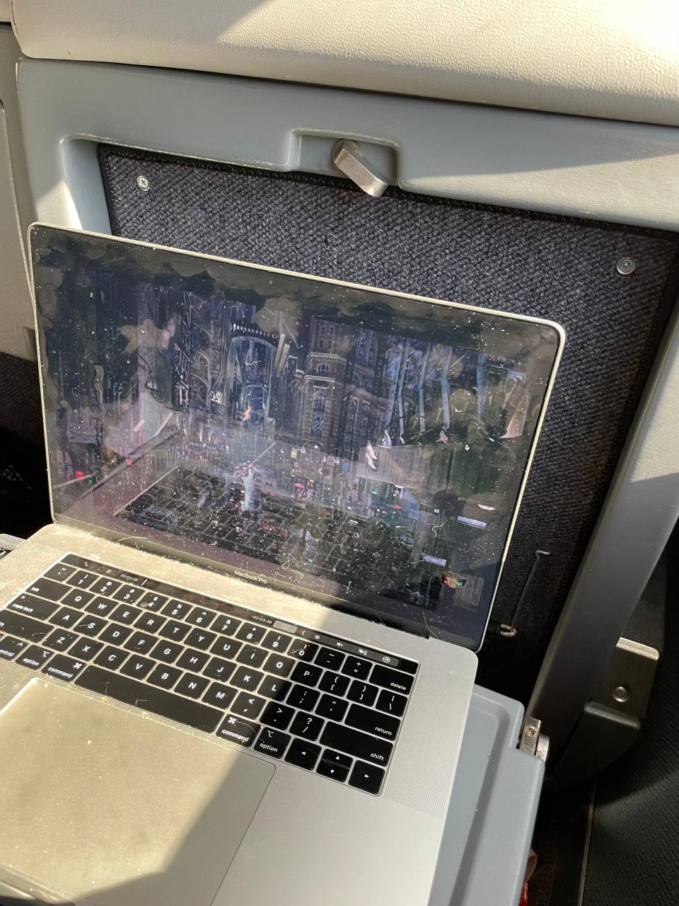 laptop on amtrak