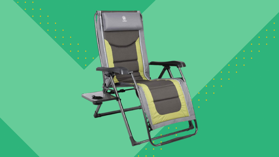 Prime Members can get the Ever Advanced XL Zero Gravity Chair for a discounted price.