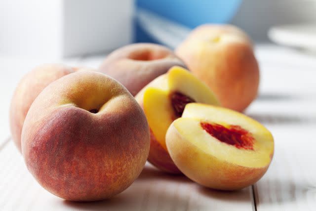 Photo © Westend61/Getty Images Yellow Peaches