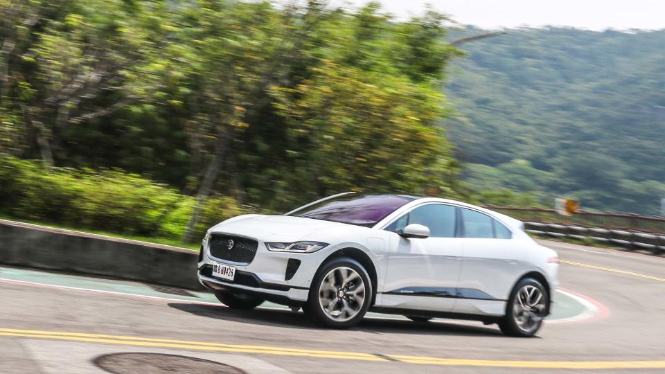 人生第一輛電動車？Jaguar I-PACE 請你開始思考這可能！