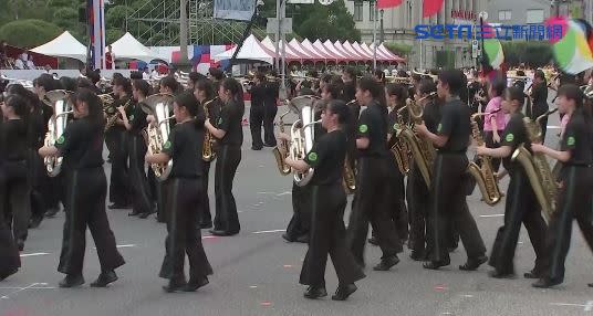 日本東京農業大學第二高等學校吹奏樂部「翡翠騎士」表演