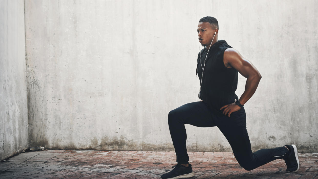  Man holding a lunge 